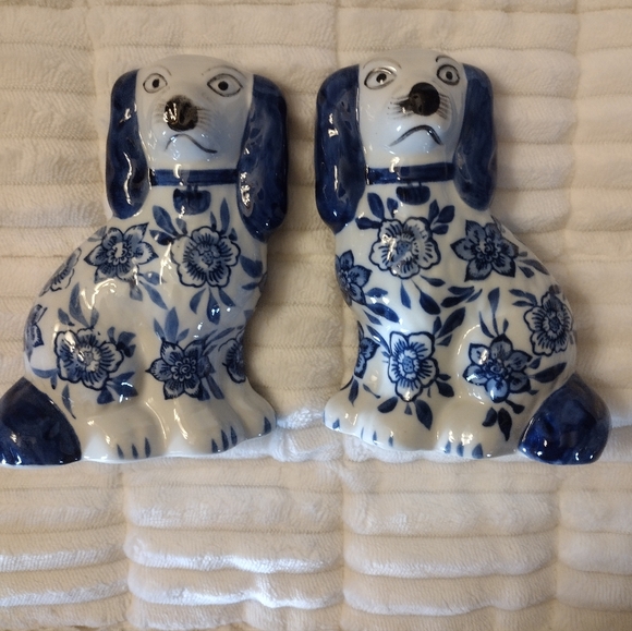 no brand Other - 6" Tall Staffordshire Style Blue & White Dogs, Pair